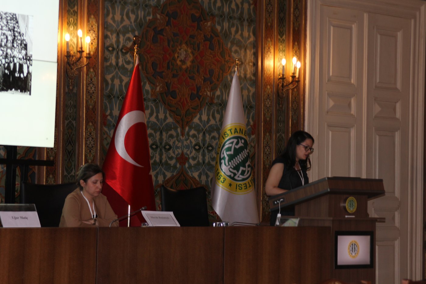 Panel oturumunda iki konuşmacı