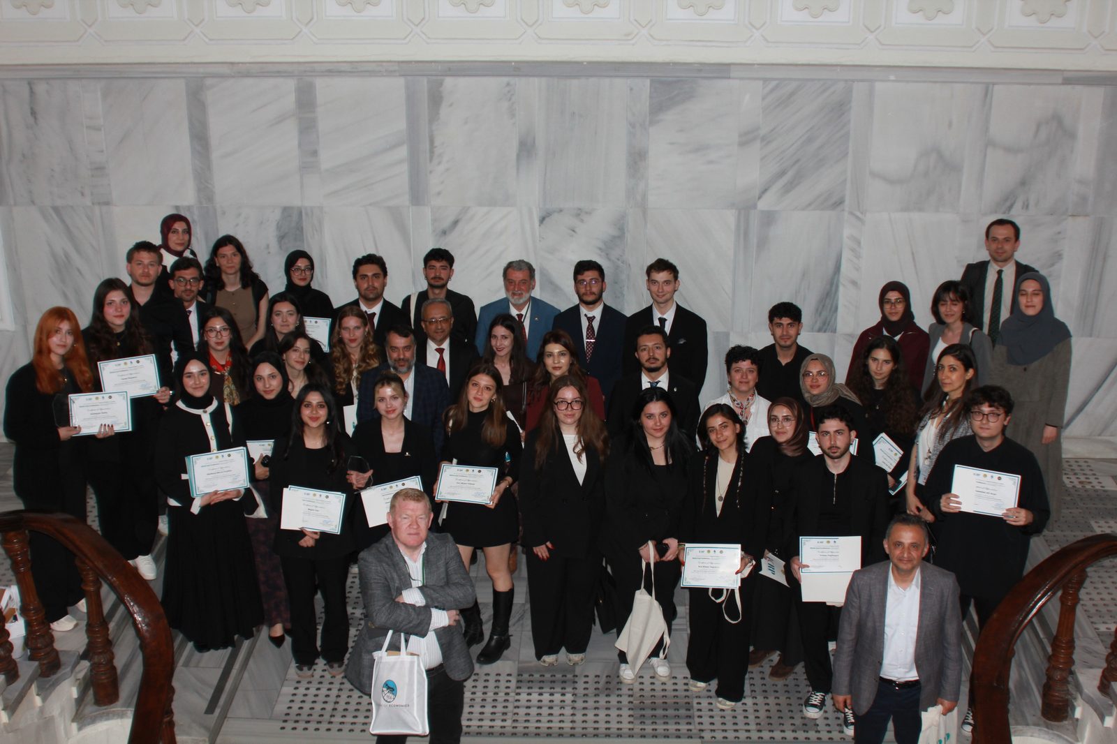 ICRP 2026'da sertifika alan katılımcıların toplu fotoğrafı